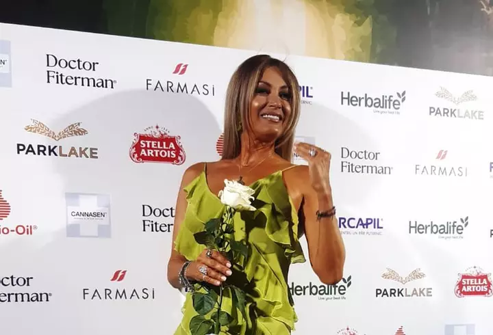 Cleopatra Stratan și Edward Sanda, prima apariție la un eveniment monden, după America Express. Amândoi au venit îmbrăcați în costum la VIVA! Influencers Party 2023
