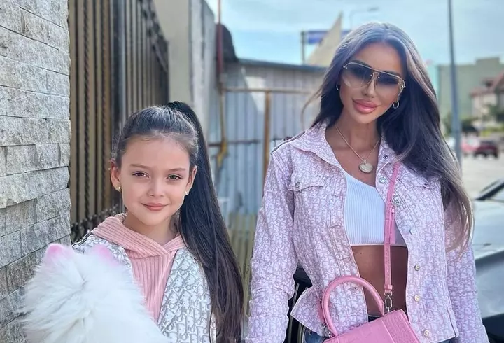 Bianca Drăgușanu, mesaj acid pentru o fană, pe Internet: "Ești de râsul ploii. Degeaba mergi la biserică...". Ce a scos-o din sărite