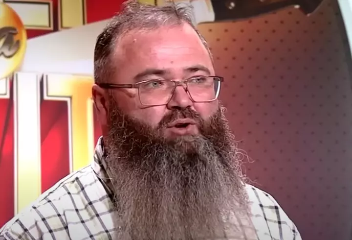 Leo de la Strehaia s-a fotografiat cu un morman de bani după ce a ieșit de la închisoare: "Vă pup! Am venit de la pușcărie"