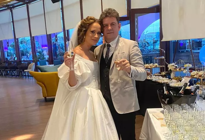 De ce Dinu Maxer nu a însoțit-o pe Deea, pentru prima zi de grădiniță a fiicei lor, Maisa: "Pur și simplu a predat-o Deea la poartă și..." / EXCLUSIV