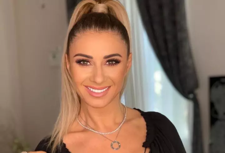 Cine este Ioana Dehelean de la Chefi la Cuțite. A renunțat la două facultăți pentru a se dedica cofetăriei: "E foarte important să îți placă ceea ce faci și să îți iubești meseria"