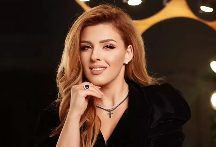 Ozana Barabancea susține că a fost sabotată, la Târgu Mureș, când a cântat piese patriotice: ”O sonorizare extraordinar de proastă. Mi-am dat seama că mulți dintre cei de pe scenă nu mă vor” Ce au făcut 20 de membri ai corului / EXCLUSIV