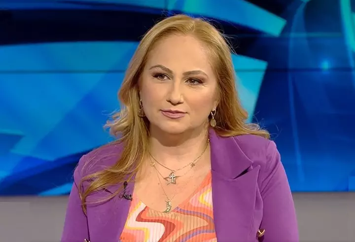Cine este Ioana Dehelean de la Chefi la Cuțite. A renunțat la două facultăți pentru a se dedica cofetăriei: "E foarte important să îți placă ceea ce faci și să îți iubești meseria"
