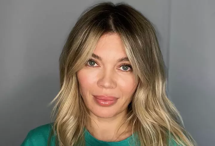 Cristina Spătar a renunțat la Dubai și a petrecut Revelionul la Gura Humorului, în familie. Cum arată sora ei, venită din Italia, și ce a pățit artista la mănăstire: „Mi-au dat lacrimile!” / EXCLUSIV