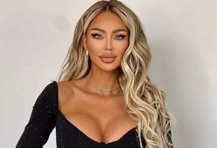 Bianca Drăgușanu, cu sânii la vedere într-o bluză transparentă și mulată. Vedeta a dezvăluit ultimele operații estetice pe care și le-a făcut