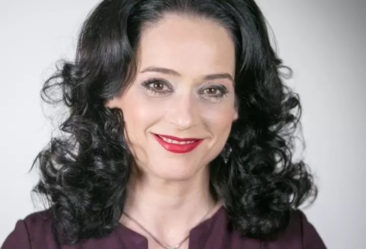 Ce regulă i-a impus Simona Pătruleasa fiicei sale, în vârstă de 12 ani: "Le văd pe telefonul meu pe toate. I-am explicat că trebuie să avem decență în absolut tot ce postăm..."