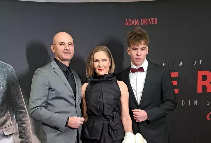 Ce ascunde Andreea Esca în fața camerelor. Detaliul pe care nimeni nu l-a observat de 30 de ani: „Mi-a spus să fiu atentă cum să îmi pună lumina, să nu se vadă acest lucru”