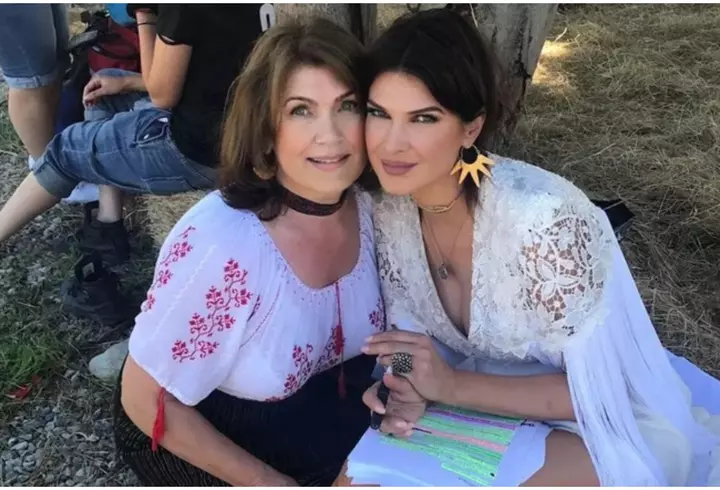 Ozana Barabancea susține că a fost sabotată, la Târgu Mureș, când a cântat piese patriotice: ”O sonorizare extraordinar de proastă. Mi-am dat seama că mulți dintre cei de pe scenă nu mă vor” Ce au făcut 20 de membri ai corului / EXCLUSIV