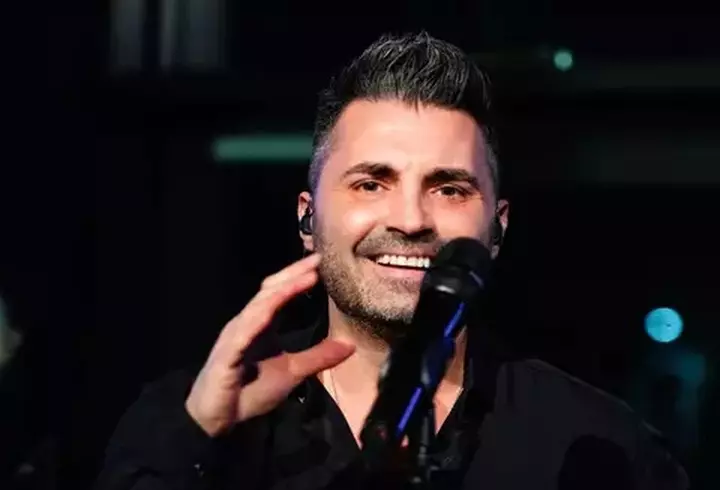 Ibrahim, fostul soț al Ralucăi Pastramă, s-a dus acasă la Pepe și le-a adus flori fiicelor lui, de Mărțișor: "În vizită la prințesele mele"