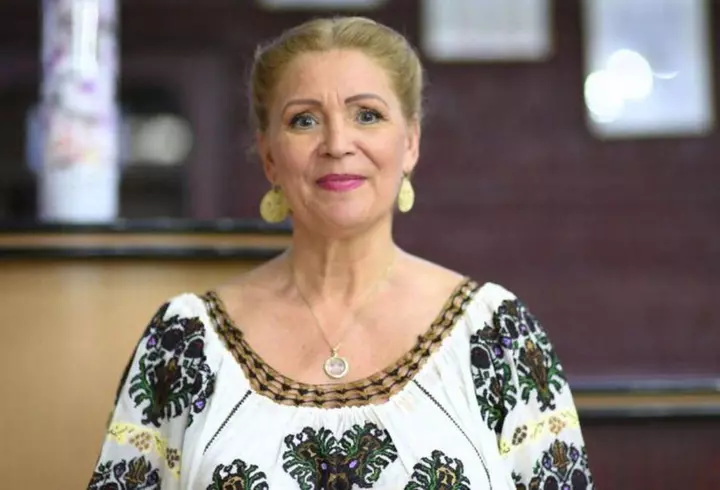 Cum s-a îmbrăcat Carmen Iohannis la slujba de Înviere şi în prima zi de Paşte Catolic. Ce a atras atenția la ținutele ei
