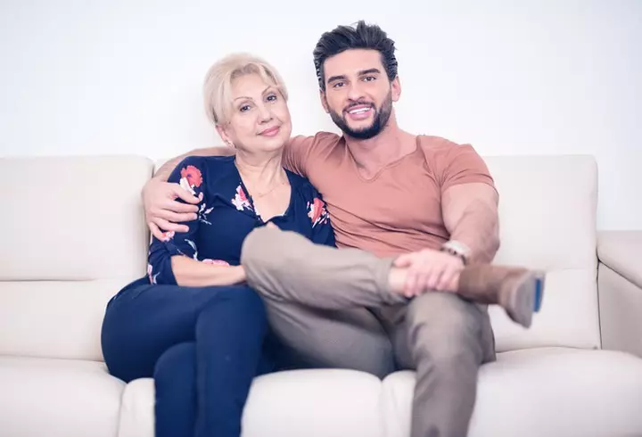 Cum a cerut-o Mihai Petre în căsătorie pe soția lui, Elwira, și ce spune despre al treilea copil: „Numele de băiat încă îl avem pregătit, este ales…”. De ce s-au mutat din București / EXCLUSIV