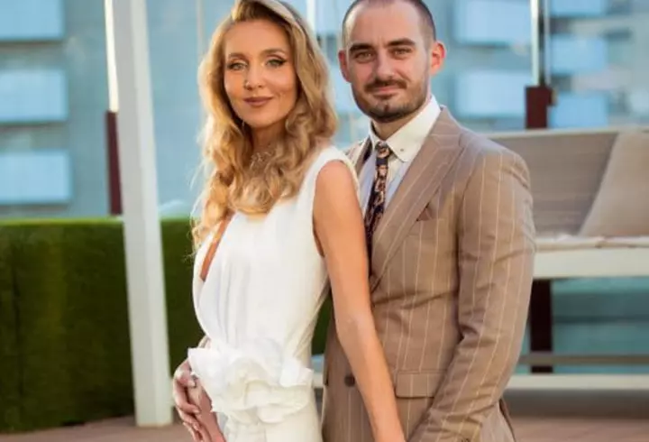 Cum îl surprinde Andreea Ibacka pe Cabral. Prezentatorul cedează atunci când ea face asta: „Mi se întâmplă destul de des să îl răsfăț"