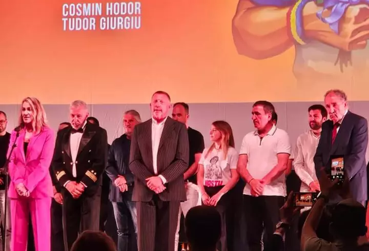 Ce ascunde Andreea Esca în fața camerelor. Detaliul pe care nimeni nu l-a observat de 30 de ani: „Mi-a spus să fiu atentă cum să îmi pună lumina, să nu se vadă acest lucru”