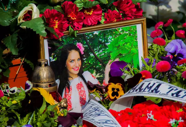 Alexandra Ungureanu a făcut-o pe Laura Cosoi să plângă, în direct, la TV: „Acolo am trăit cu părinții mei ultimele momente, cele mai frumoase din viețile noastre"