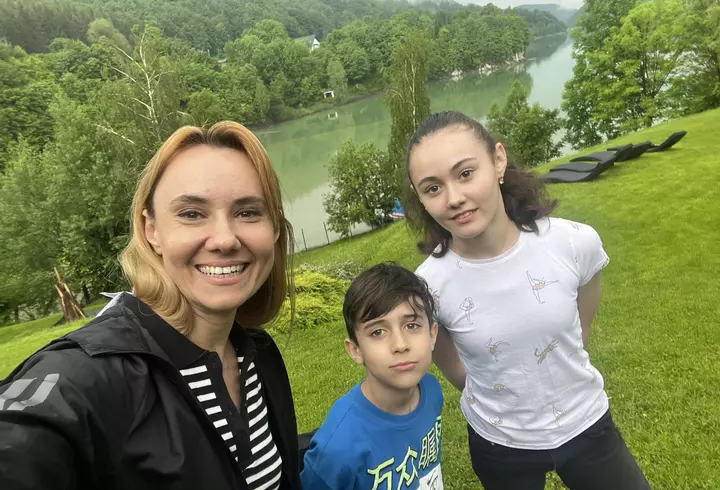 Oana Ioniță spune că a avut doar o „aventură” cu Cove. În ce relații sunt astăzi: „Am avut o încercare. Eram tânără și neliniștită!”