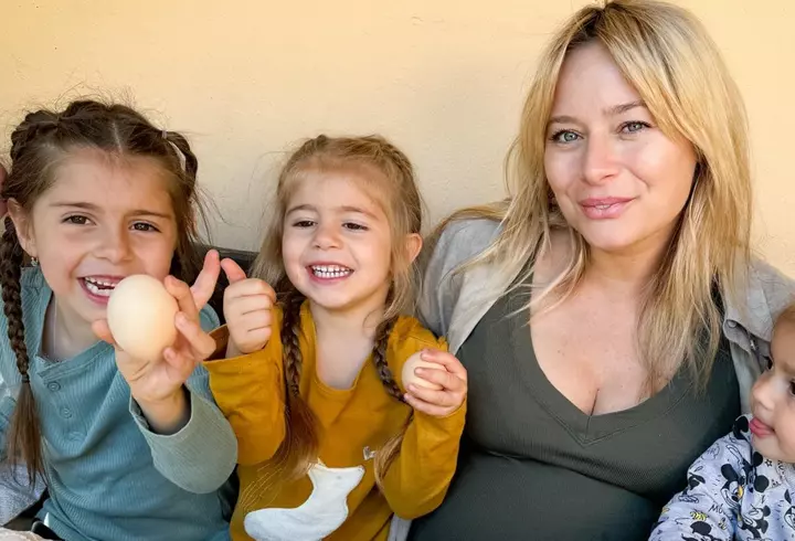 Carmen Brumă ne învață cum să scăpăm de grăsimea de pe burtă: "Poți să faci un milion de abdomene în fiecare zi. Nu se va vedea dacă nu ai grijă la... "