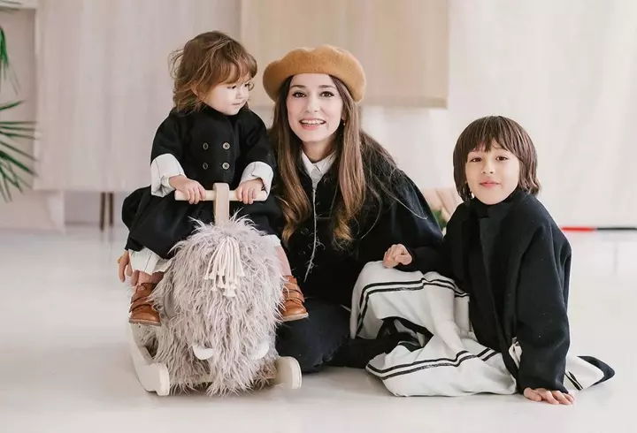 Cum i-a schimbat Zina Dumitrescu viața Roxanei Ciuhulescu. Propunerea pe care a primit-o din partea regretatei creatoare de modă: „A făcut o chestie extraordinară și am să-i rămân recunoscătoare"