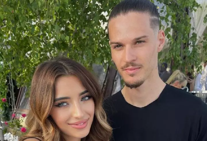 Cum a ajuns Liana Stanciu să lucreze la radio: „Ratasem admiterea la Medicină, am studiat un semestru Chimie, m-am lăsat. N-am mai plecat din studio, am dormit pe o ladă de discuri…”. Ce alte job-uri mai are / EXCLUSIV