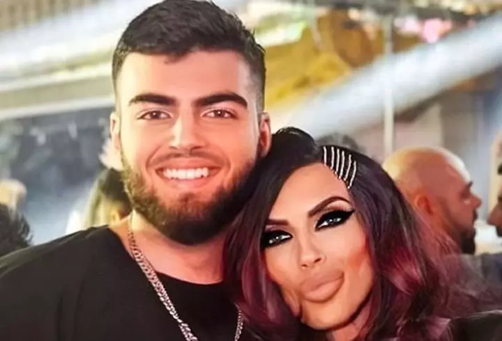 Cum a ajuns Liana Stanciu să lucreze la radio: „Ratasem admiterea la Medicină, am studiat un semestru Chimie, m-am lăsat. N-am mai plecat din studio, am dormit pe o ladă de discuri…”. Ce alte job-uri mai are / EXCLUSIV