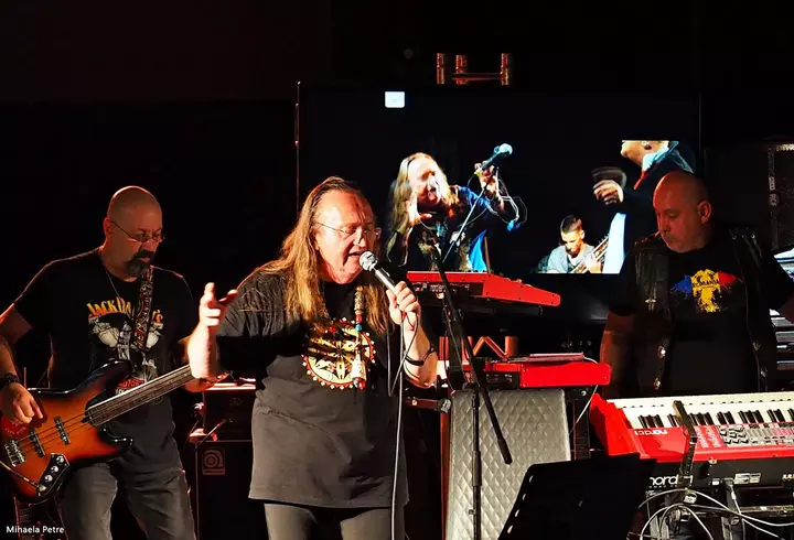 Plouă la Bonțida: Electric Castle 10 debutează cu ploaie de beat-uri, pași de dans și distracție