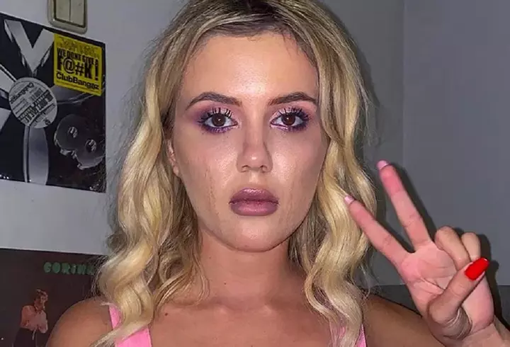 Ilona Brezoianu s-a căsătorit religios cu soțul ei, Andrei. Au avut un tort spectaculos, decor cu lămâi, iar actrița a purtat o rochie de mireasă deosebită