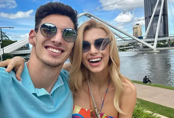 Marius Troană, alias Beni, a dat-o uitării pe Maria Covasa, concurenta cu care ar fi avut o relație după Insula iubirii! Ispita este acum împreună cu Maria Tebieș / Cum s-au afișat cele două ispite
