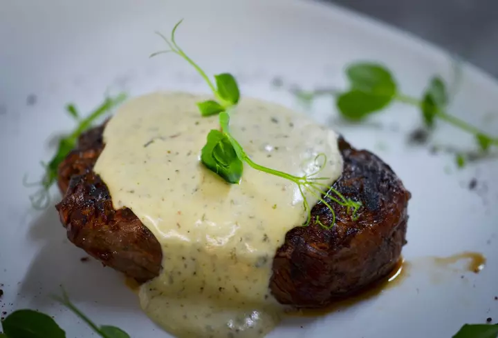 Reţetă de pui cu curry a lui chef Sorin Bontea: „Parfumat, aromat, dar foarte gustos”
