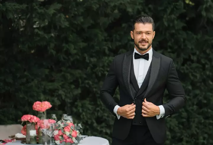 Cum a reacționat Mihai Bendeac când a văzut că Theo Rose și Anghel Damian au făcut o nuntă simplă, în secret: „Femeia asta a ales să poarte o rochie în valoare de 80 de euro...”