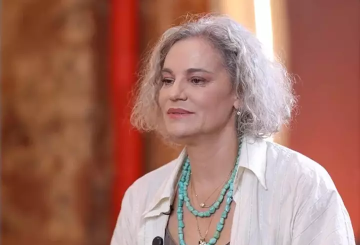 Cati, soția lui Adrian Minune, a ajuns la spital. Manelistul a filmat-o cu branula în mână: "Doamna Simionescu, ce faceți aici?"