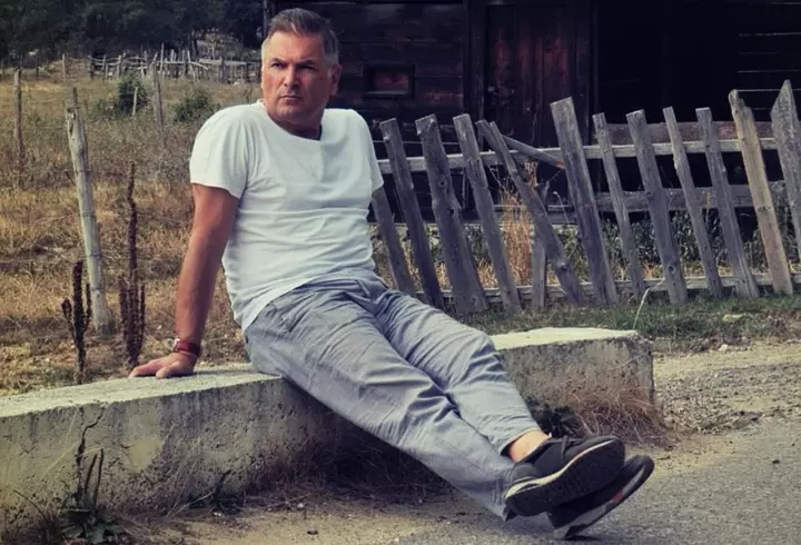 Cum arată și cu ce se ocupă fiul lui Marcel Ciolacu. Andrei Filip are 24 de ani, studiază medicina la Constanța și e căsătorit