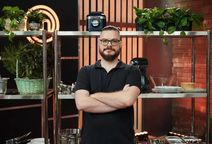 Cine este și cu ce se ocupă fiul lui Nicolae Ciucă. Ștefăniță Ciucă lucrează într-un domeniu diferit față de tatăl său