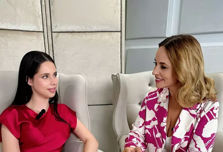 Angela Similea și-a cumpărat o casă la marginea Bucureștiului: ”A dorit niște modificări, pe care le-a făcut după bunul său plac”. Artista a scăpat de problemele financiare pe care le-a avut după moartea lui Victor Surdu / EXCLUSIV