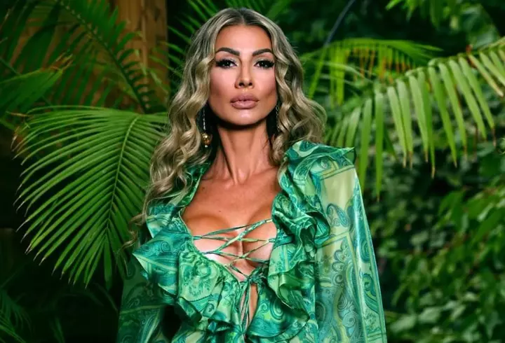 Angela Similea și-a cumpărat o casă la marginea Bucureștiului: ”A dorit niște modificări, pe care le-a făcut după bunul său plac”. Artista a scăpat de problemele financiare pe care le-a avut după moartea lui Victor Surdu / EXCLUSIV