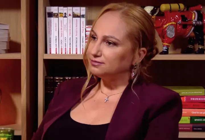 Cum gestionează Magda Pălimariu și soțul ei relația la distanță, după ce ea a revenit în România: "Totul astfel încât fiul nostru să se simtă iubit, fericit și în siguranță. Ionuț vine cât de des posibil la București..." / EXCLUSIV