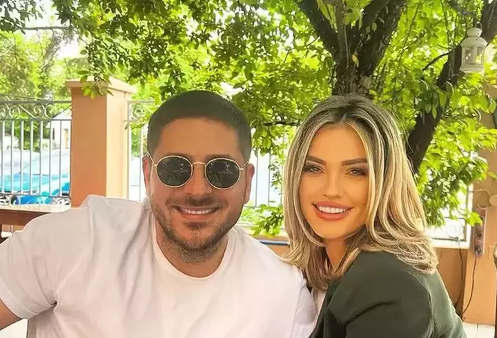 Angela Similea și-a cumpărat o casă la marginea Bucureștiului: ”A dorit niște modificări, pe care le-a făcut după bunul său plac”. Artista a scăpat de problemele financiare pe care le-a avut după moartea lui Victor Surdu / EXCLUSIV