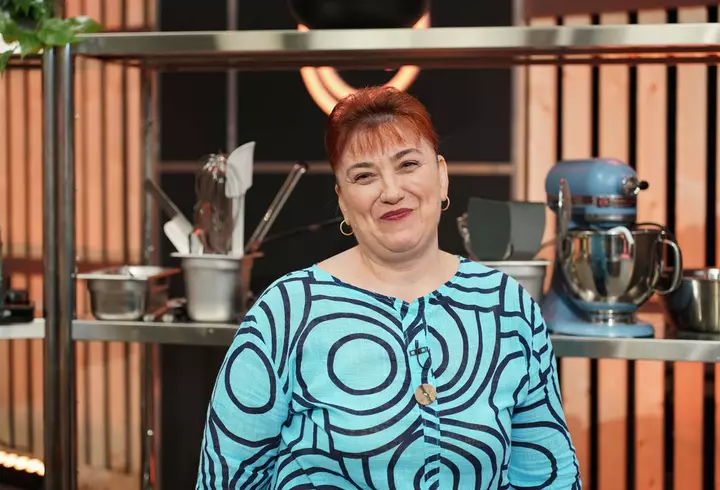 Cine sunt nașii cuplului Iancu Sterp - Denisa Coțolan. Ileana și Claudiu Voicu au purtat ținute foarte elegante și au respectat tradițiile specifice zonei