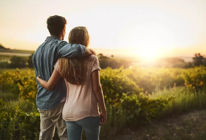 Te pregătești pentru o întâlnire romantică? Iată cum să creezi un look de neuitat!
