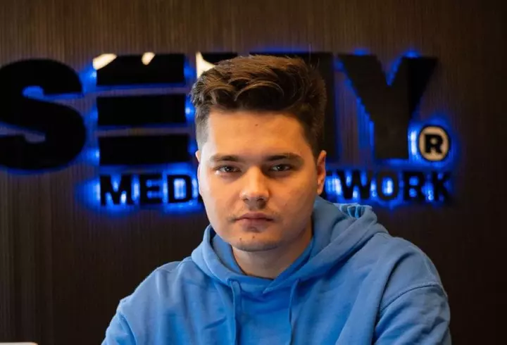 Bunica virală de la „Beach, Please!” a murit la 73 de ani. Și-a însoțit nepotul la festival, iar Selly le-a oferit bilete gratuite la ediția din 2026