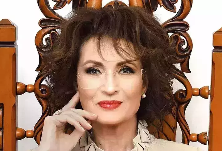 Cătălin Măruță, surprins de ceea ce i-a adus Iulia Vântur din India: "E invitația de la nuntă? Stau bine cu inima, tu dă-mi veștile!"