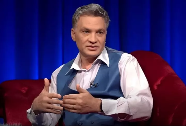 Cati, soția lui Adrian Minune, a ajuns la spital. Manelistul a filmat-o cu branula în mână: "Doamna Simionescu, ce faceți aici?"