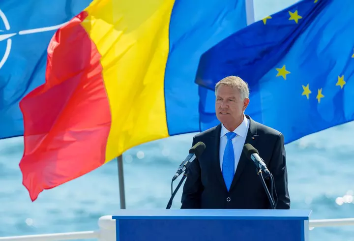 Cine este Crin Antonescu, candidatul comun susținut de PSD-PNL-UDMR la alegerile prezidențiale 2025. A fost profesor și muzeograf, vechi liberal, co-fondator USL și co-autor al suspendării lui Traian Băsescu din 2012