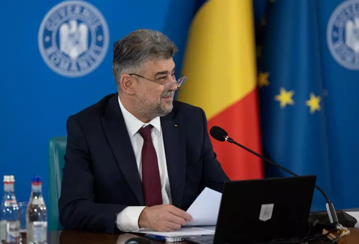 Cine este Crin Antonescu, candidatul comun susținut de PSD-PNL-UDMR la alegerile prezidențiale 2025. A fost profesor și muzeograf, vechi liberal, co-fondator USL și co-autor al suspendării lui Traian Băsescu din 2012