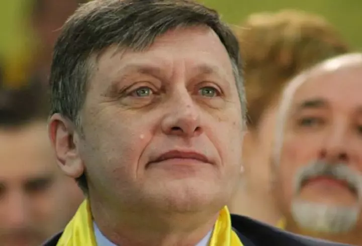 Anca Alexandrescu, derapaj șocant către o jurnalistă de la România TV, la mitingul organizat pentru Călin Georgescu: „Marş de-aici!”. Prezentatoarea ar fi lovit microfonul reporterei