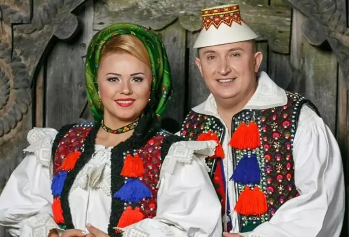 Nadia Comăneci, apariţie spectaculoasă la Globurile de Aur 2025. La 63 de ani, "Zeiţa de la Montreal" a purtat o salopetă mulată, strălucitoare și a atras toate privirile pe covorul roșu