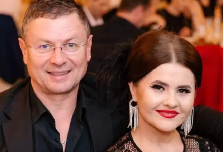 Anca Alexandrescu, derapaj șocant către o jurnalistă de la România TV, la mitingul organizat pentru Călin Georgescu: „Marş de-aici!”. Prezentatoarea ar fi lovit microfonul reporterei