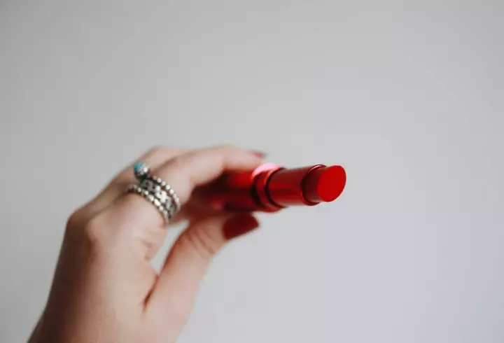 Hanoracul personalizat – piesa vestimentară ideală pentru un look autentic și original