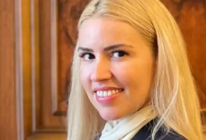 Coiful de la Coțofenești și trei brățări dacice din aur au fost furate din muzeul Drents, din Olanda. Mașina hoților, găsită arsă / Gabriela Firea, scrisoare către comisarul european pentru cultură: „Este inadmisibil!”
