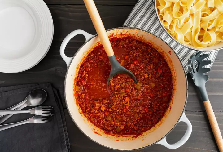 Rețetă de tartă cu legume și humus - un preparat de post sănătos și delicios