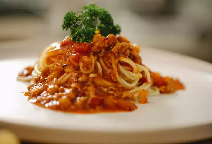 Rețetă de tartă cu legume și humus - un preparat de post sănătos și delicios