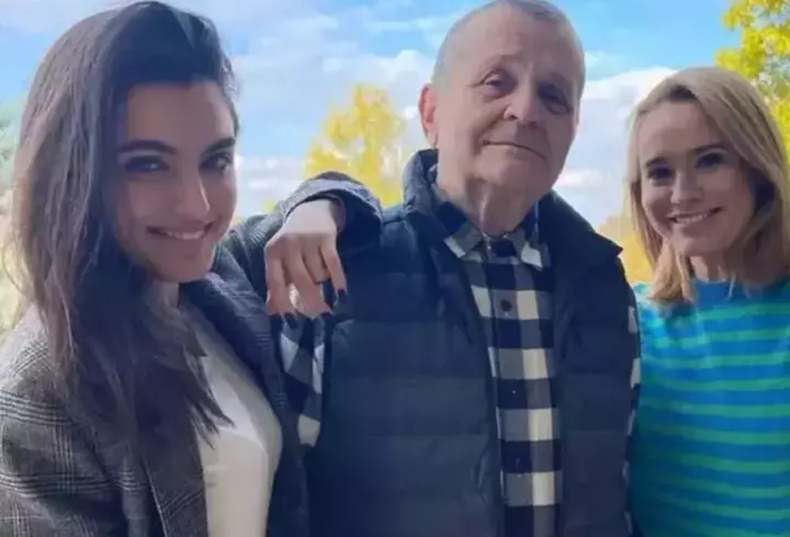 Ce ascunde Andreea Esca în fața camerelor. Detaliul pe care nimeni nu l-a observat de 30 de ani: „Mi-a spus să fiu atentă cum să îmi pună lumina, să nu se vadă acest lucru”